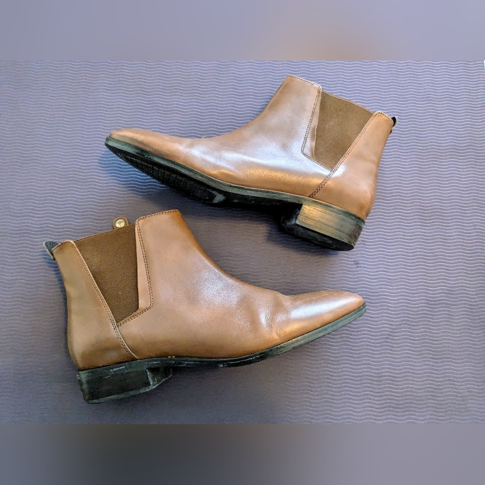 Geox Classic Ankle Boots
